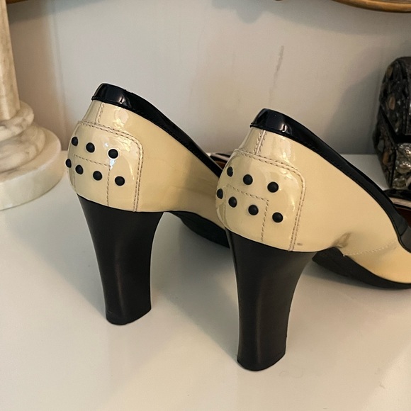 Never Worn | Tod's Beige-Cream/Black Patent Leather Tassel Loafer Pumps! - Picture 11 of 15